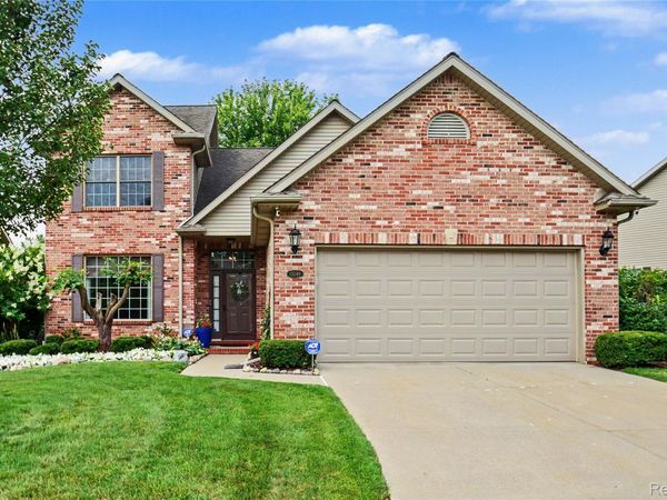 13048 Harbor Landings Drive, Fenton Township, Mi 48430