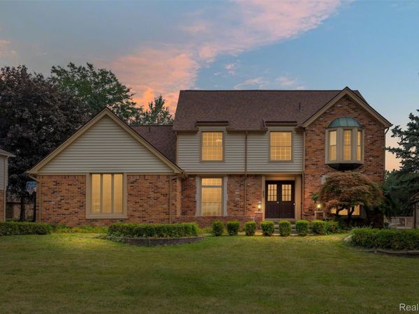 450 Timberline Drive, Rochester Hills, Mi 48309
