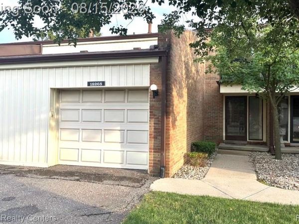 18268 University Park Drive, Livonia, Mi 48152