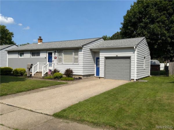 179 Belmont Court E, North Tonawanda, NY 14120