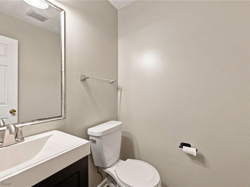 841 Overlook Ridge Drive, Cleveland, OH 44109 Photo 11