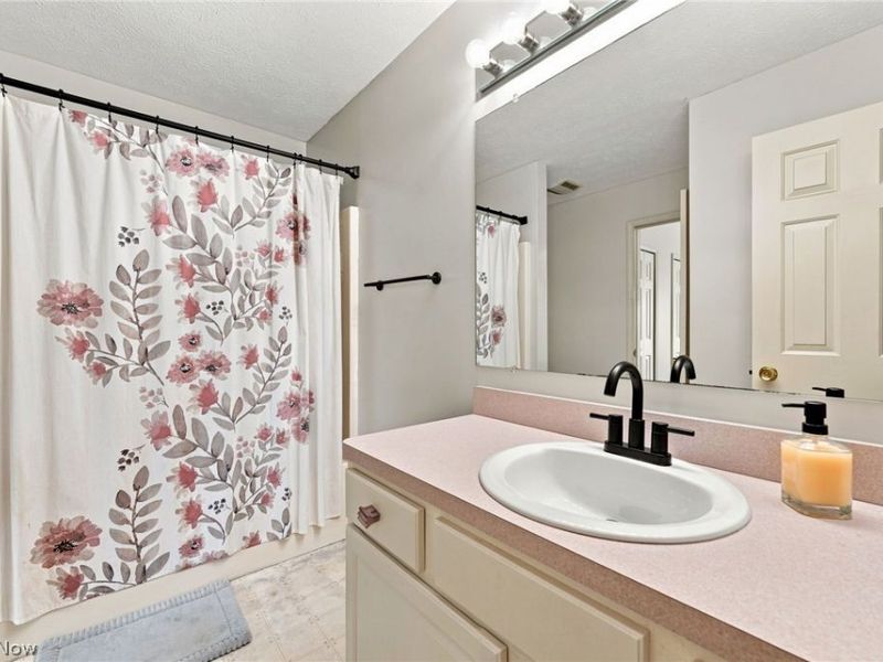 841 Overlook Ridge Drive, Cleveland, OH 44109 Photo 15