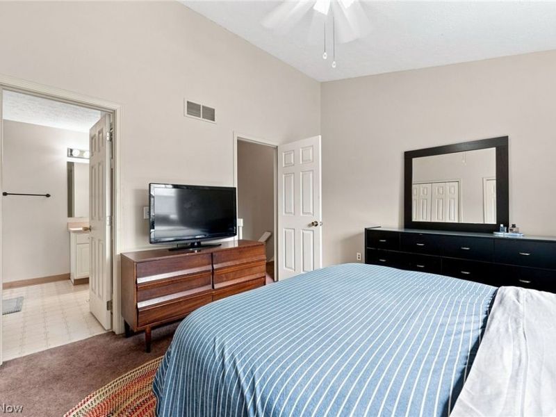 841 Overlook Ridge Drive, Cleveland, OH 44109 Photo 17