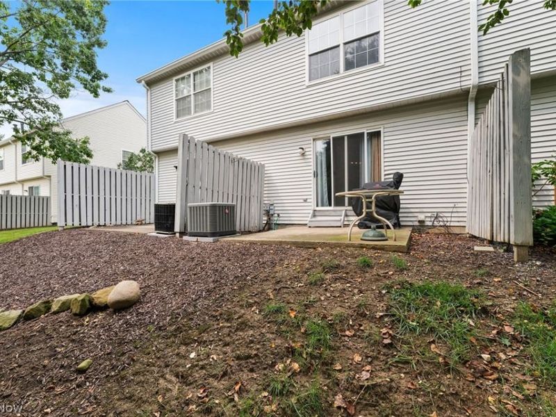841 Overlook Ridge Drive, Cleveland, OH 44109 Photo 22