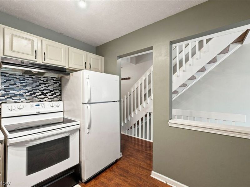 841 Overlook Ridge Drive, Cleveland, OH 44109 Photo 9