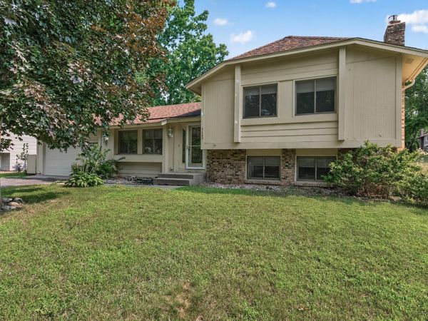 7460 Berkshire Way , Maple Grove, MN 55311