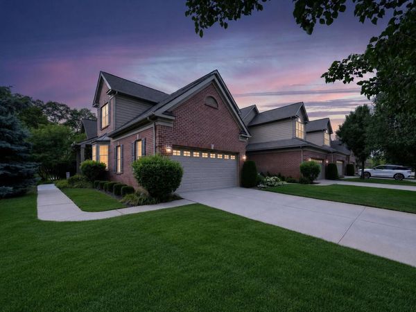 44742 Broadmoor Circle N, Northville, MI 48168