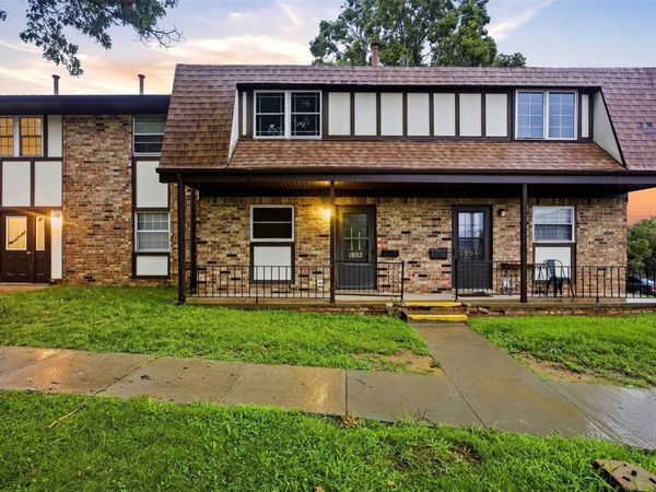 1802 21st Avenue Place , Coralville, IA 52241