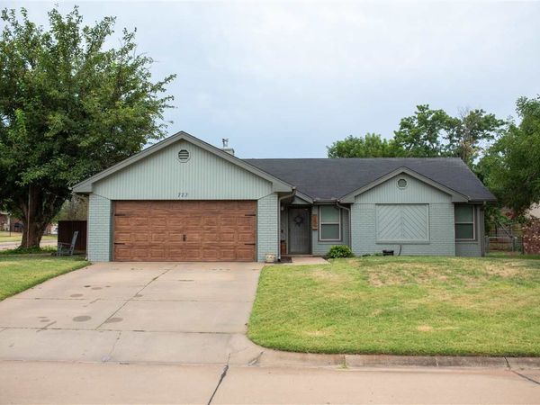 723 E Park Place, Stillwater, OK 74075