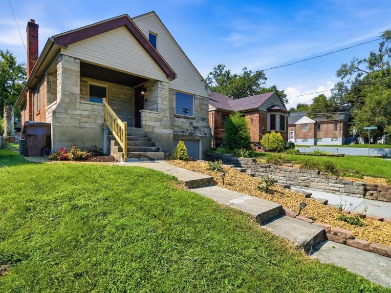 2541 Losantiville Avenue, Golf Manor, OH 45237 Photo 1