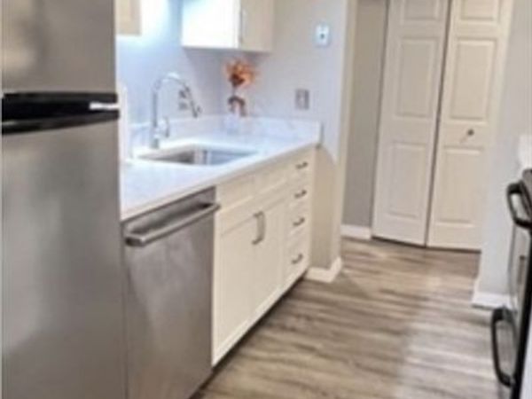 19 Paris, Unit call, Medford, MA 01887
