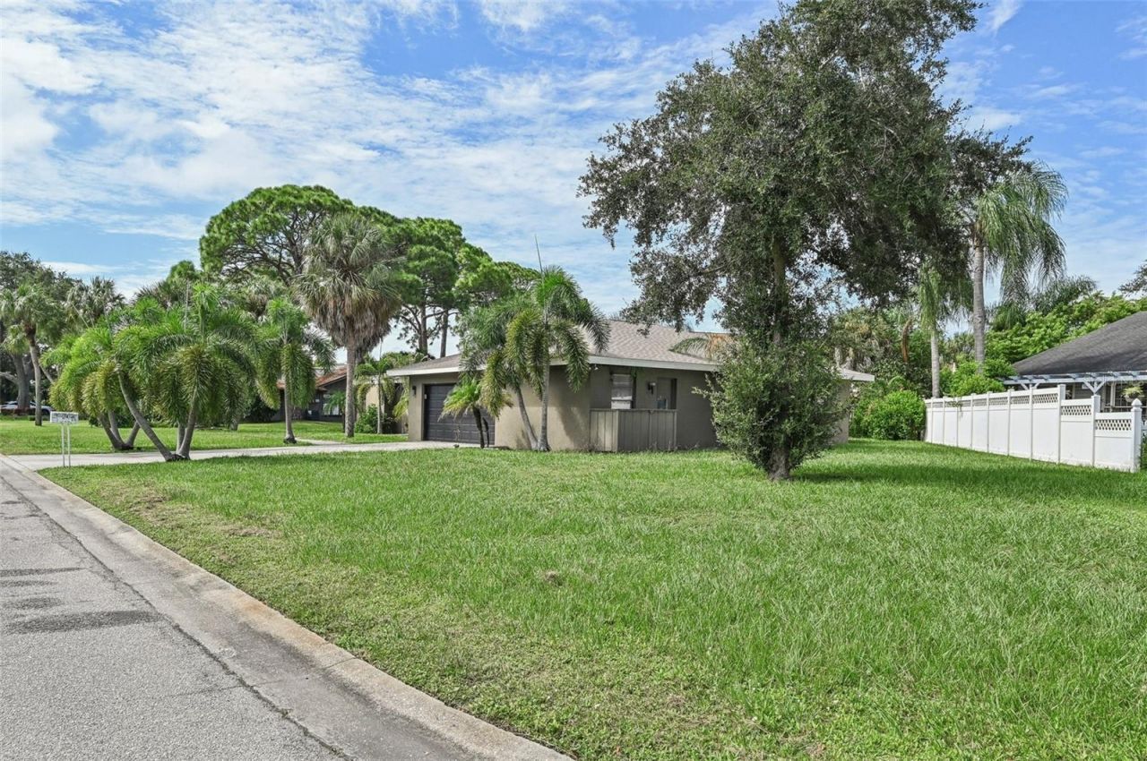 6106 45th Street W, Bradenton, FL 34210 Photo