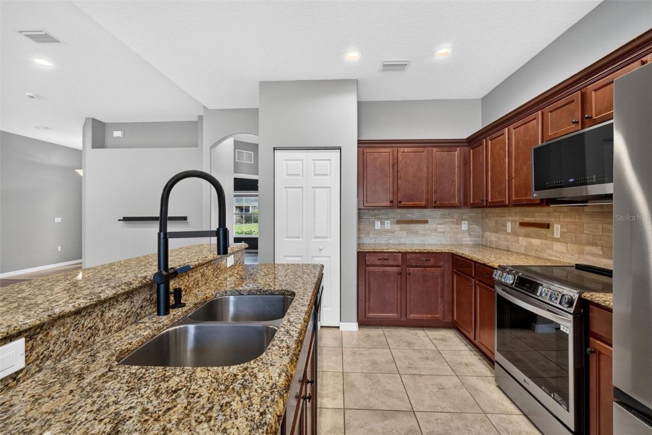 27 Porwyn Lane , Palm Coast, FL 32164 Photo