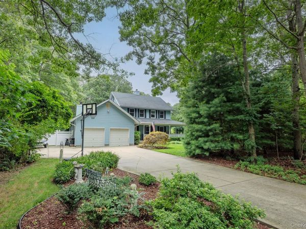 116 Head Of The Neck Road, Manorville, NY 11949