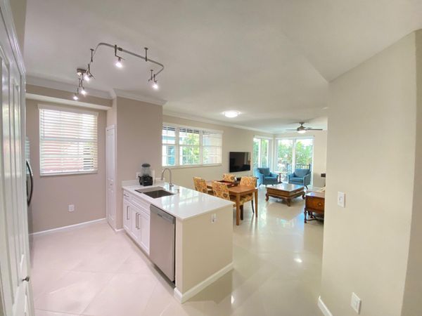 225 NE 1st Street, Unit 202, Delray Beach, FL 33444