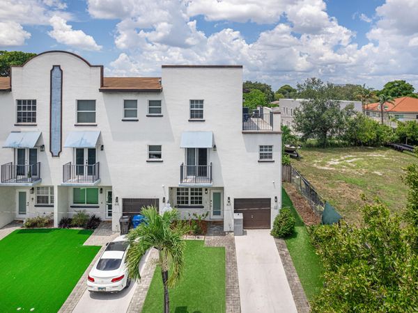 807 NW 1ST Avenue, Fort Lauderdale, FL 33311