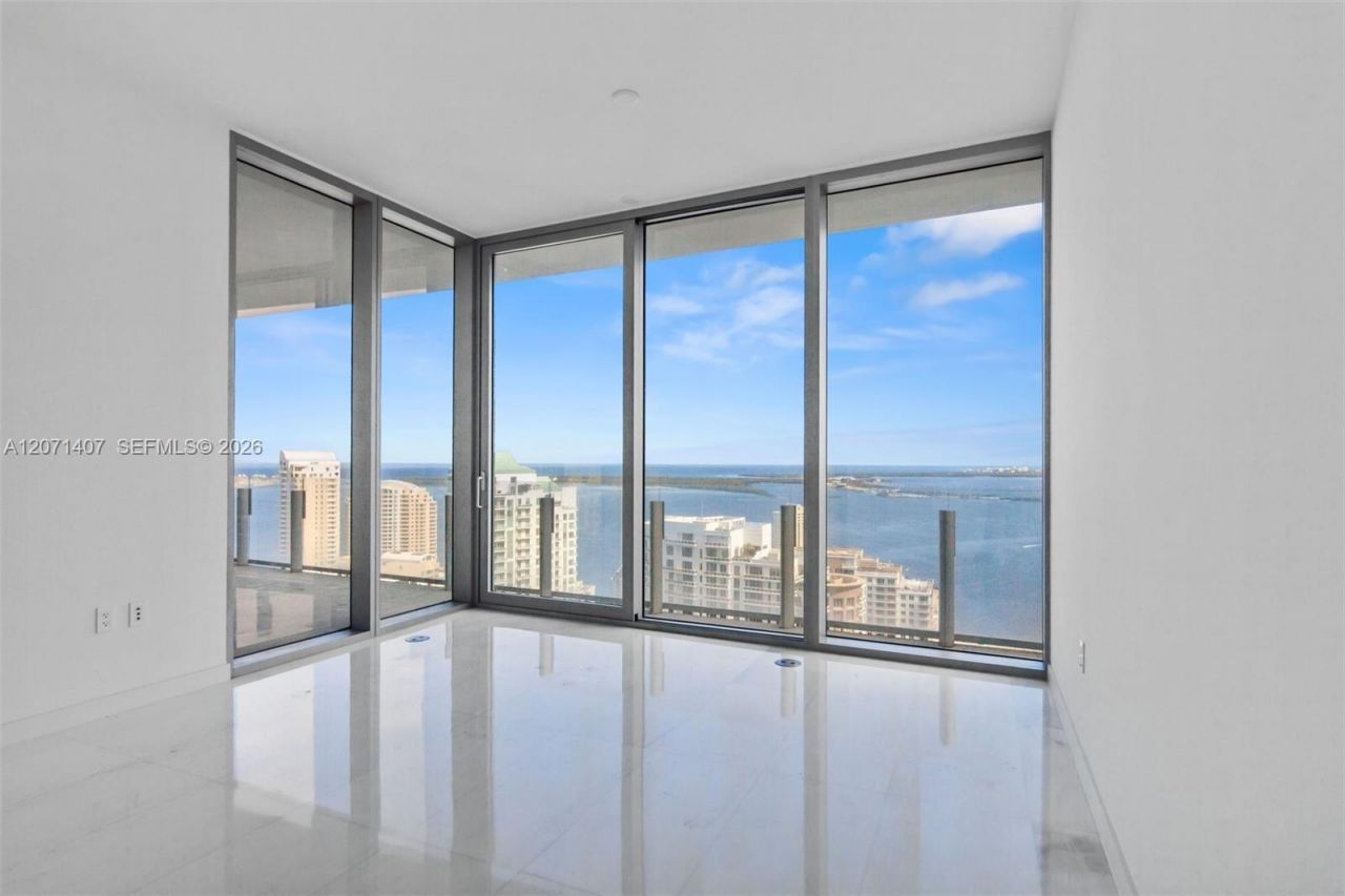 300 Biscayne Boulevard Way, Unit 4303C, Miami, FL 33131 Photo