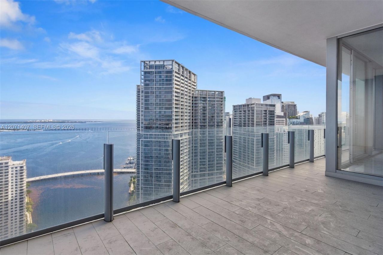 300 Biscayne Boulevard Way, Unit 4303C, Miami, FL 33131 Photo