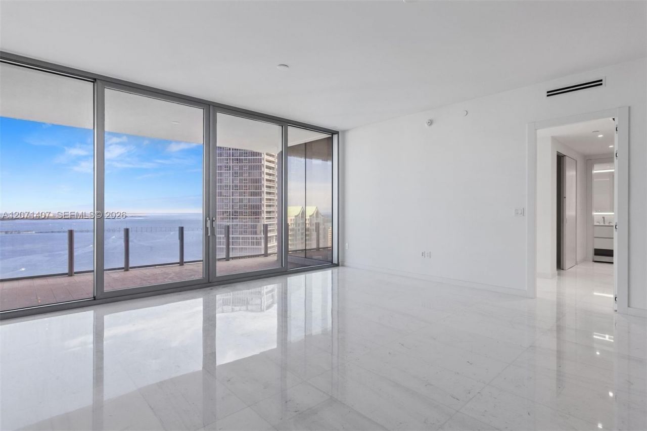 300 Biscayne Boulevard Way, Unit 4303C, Miami, FL 33131 Photo