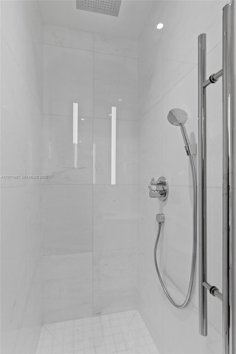 300 Biscayne Boulevard Way, Unit 4303C, Miami, FL 33131 Photo