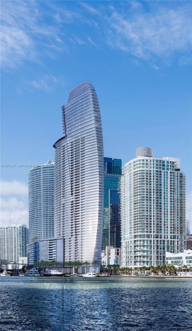 300 Biscayne Boulevard Way, Unit 4303C, Miami, FL 33131 Photo