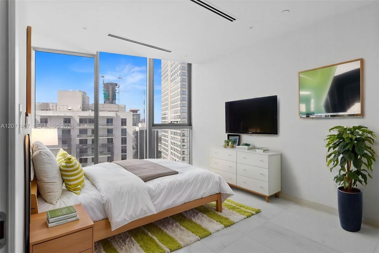 300 Biscayne Boulevard Way, Unit 4303C, Miami, FL 33131 Photo