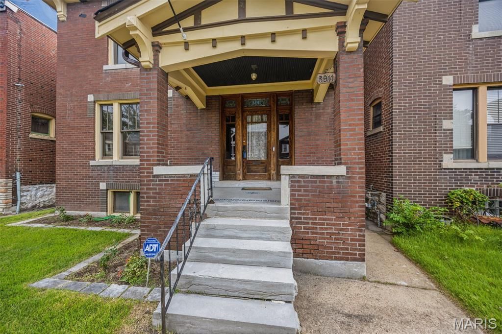 5911 Degiverville Avenue , Saint Louis, MO 63112 Main Photo