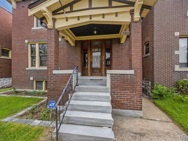 5911 Degiverville Avenue , St Louis, MO 63112