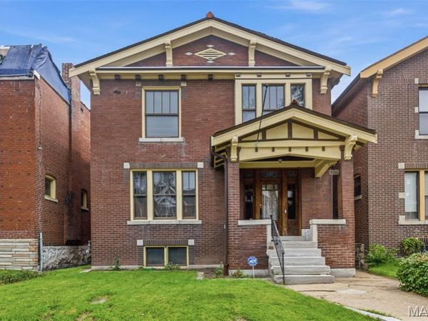 5911 Degiverville Avenue, St Louis, MO 63112