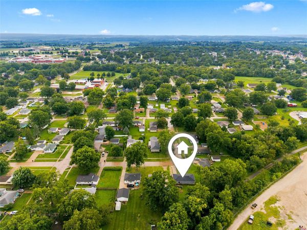 900 E Girard Avenue, Indianola, IA 50125