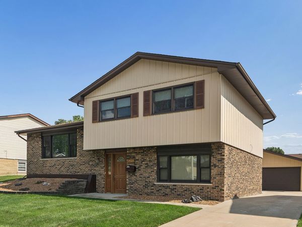 7527 163 Street , Tinley Park, IL 60477