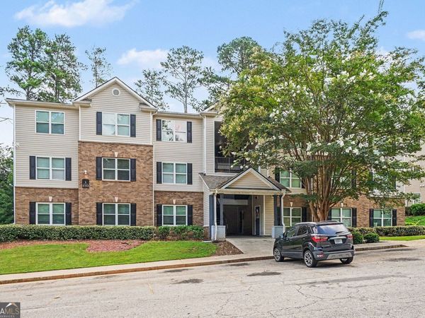 2202 Fairington Village Drive, Lithonia, GA 30038
