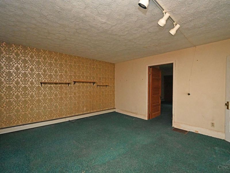 1621 Raglan Street, Cincinnati, OH 45230 Photo 6