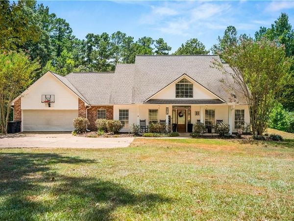 1824 WEST MEDALIST Drive , Pineville, LA 71360