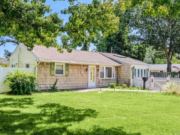 1023 Udall Road , Bay Shore, NY 11706