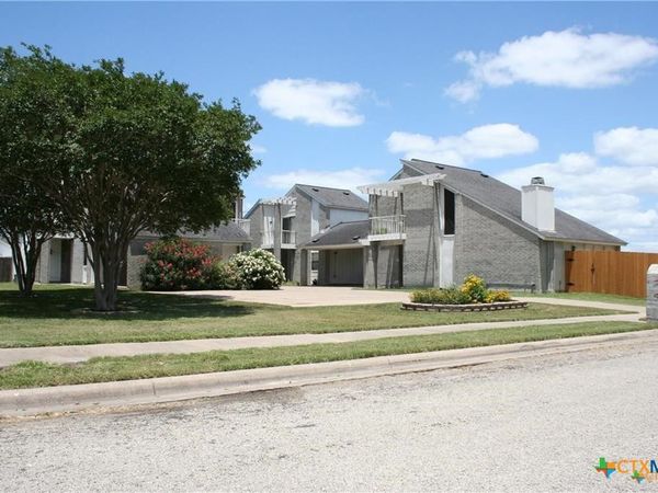 202 Teakwood Drive, Victoria, TX 77901