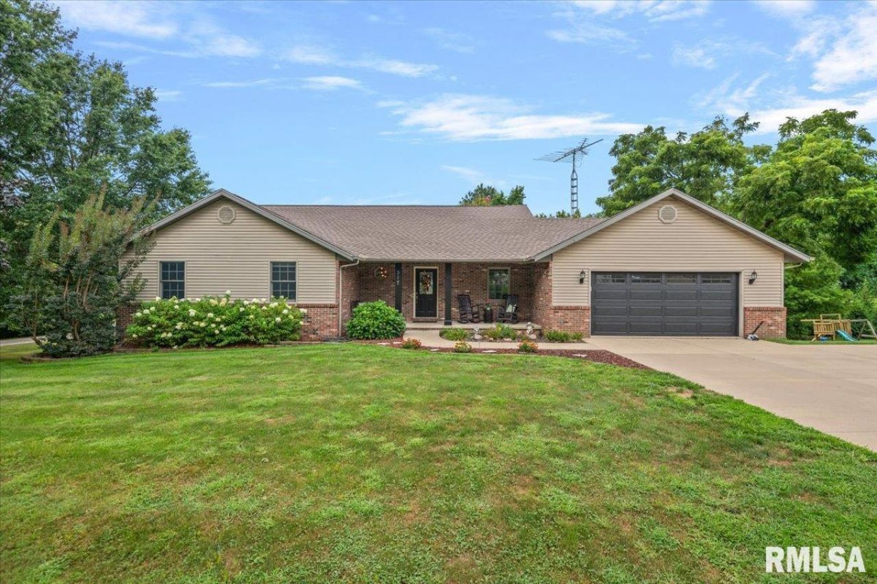 317 Stetson Drive, New Berlin, IL 62670 Main Photo