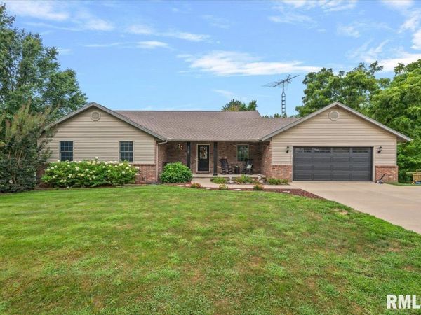 317 Stetson Drive, New Berlin, IL 62670
