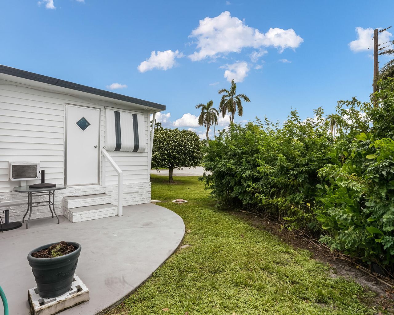 8500 SW 18th Place, Davie, FL 33324 Photo