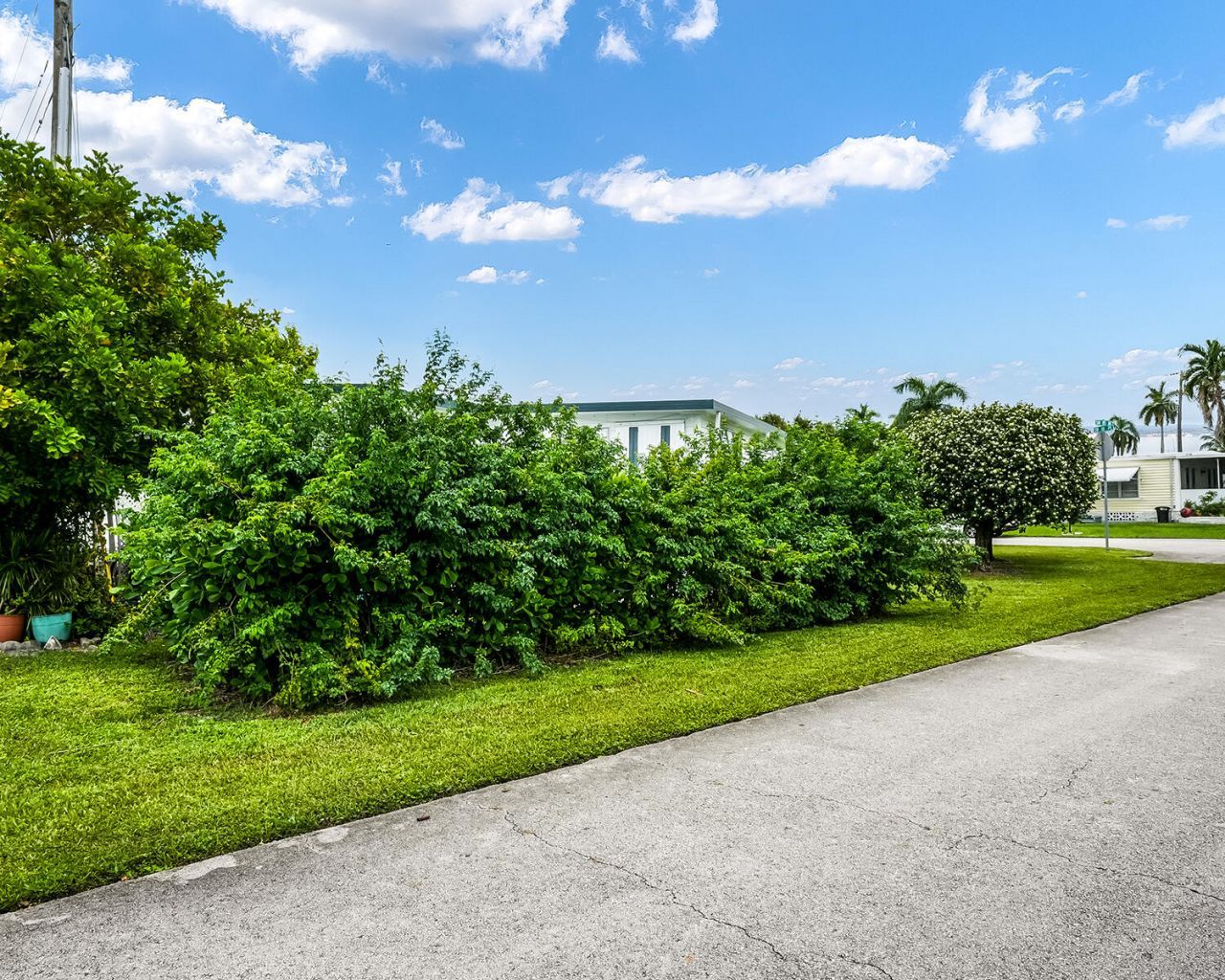 8500 SW 18th Place, Davie, FL 33324 Photo