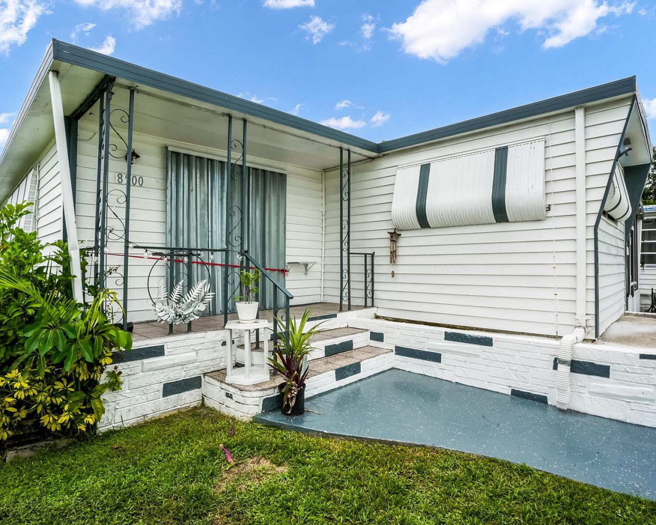 8500 SW 18th Place, Davie, FL 33324 Photo