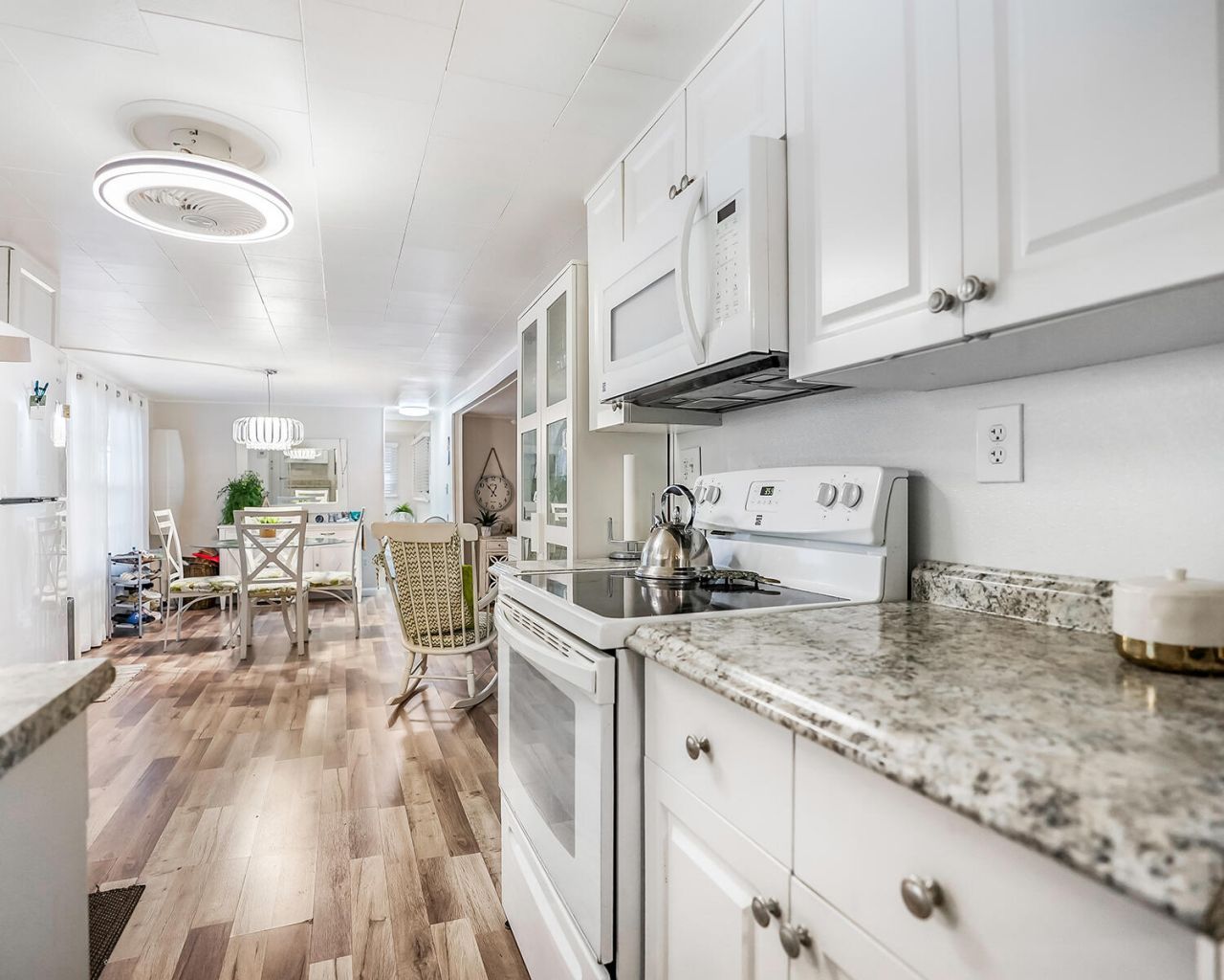 8500 SW 18th Place, Davie, FL 33324 Photo