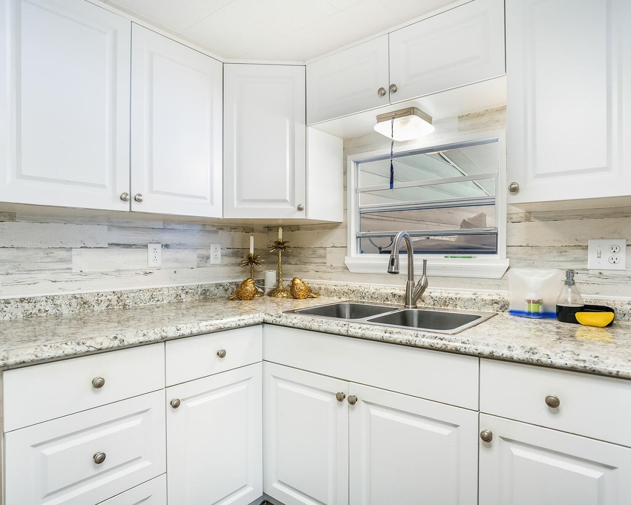 8500 SW 18th Place, Davie, FL 33324 Photo