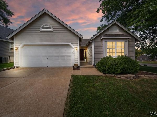 1803 Strawberry Ridge Drive, Ballwin, MO 63021