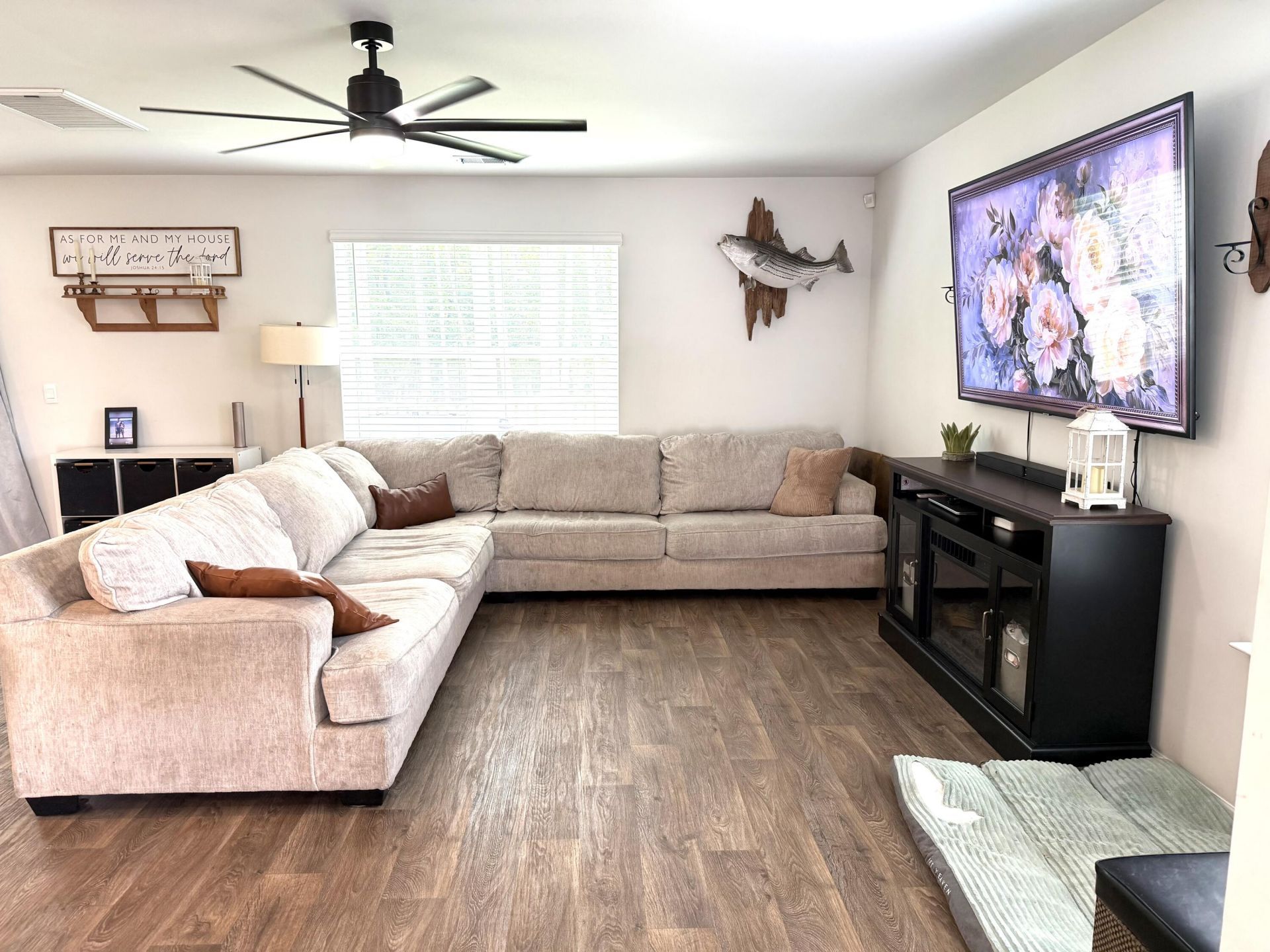 381 Spruce Ivy Street Photo 4