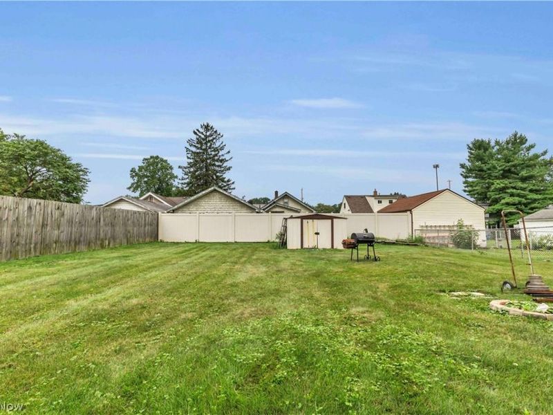 313 Woodside Avenue NE, North Canton, OH 44720 Photo 17
