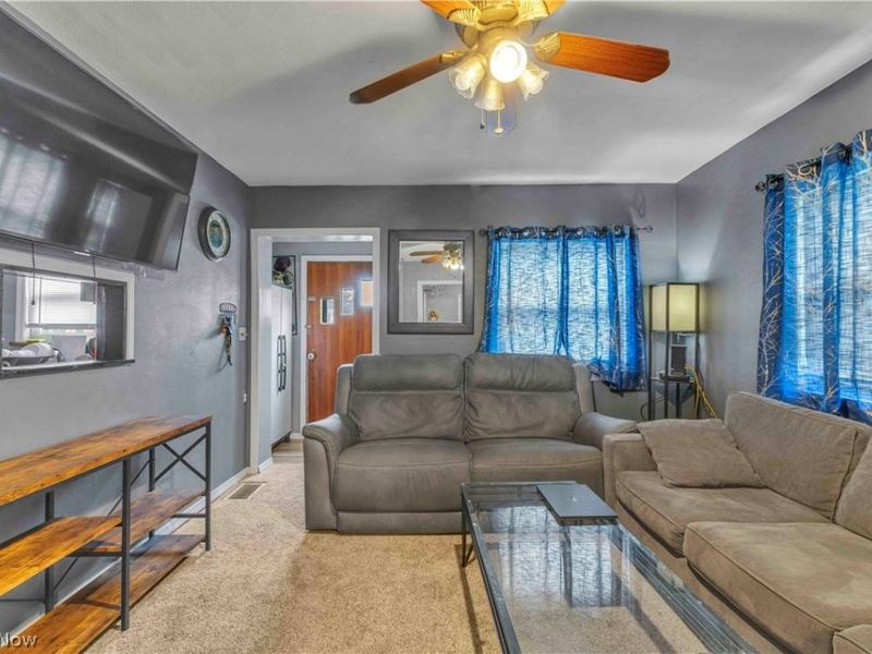 313 Woodside Avenue NE, North Canton, OH 44720 Photo 3