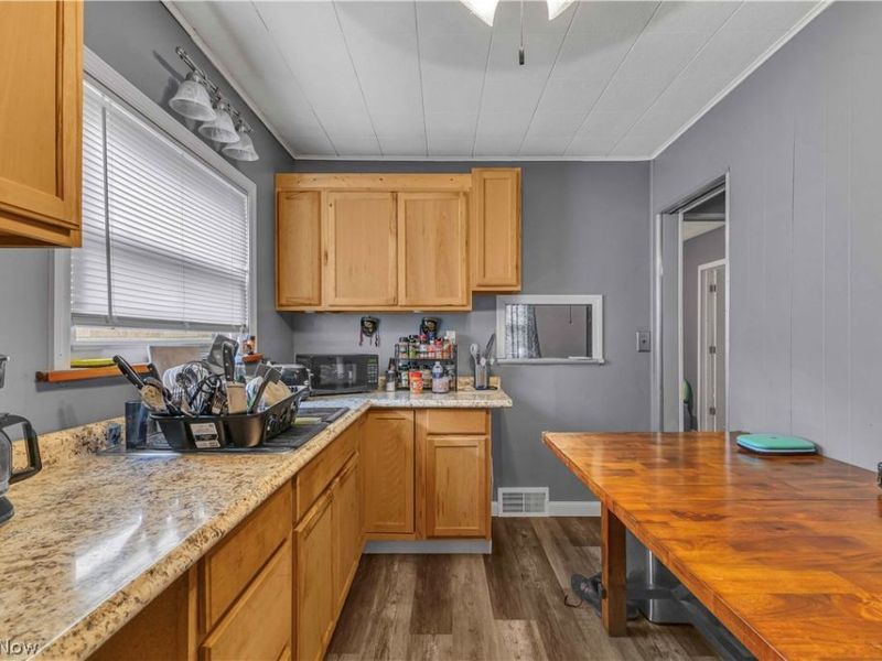313 Woodside Avenue NE, North Canton, OH 44720 Photo 5