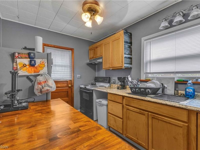 313 Woodside Avenue NE, North Canton, OH 44720 Photo 7