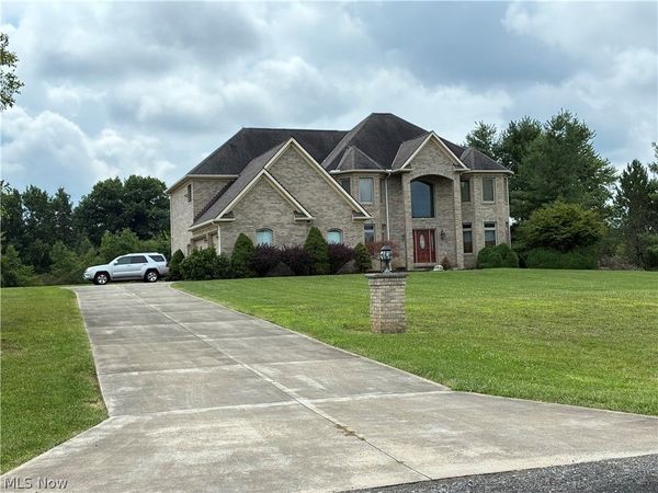 5168 Roxanne Lane, Brunswick, OH 44212